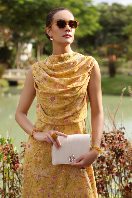 Bareeze- Karandi 3 Pcs All Over Embroidered Unstitched Suit With Chiffon Dupatta