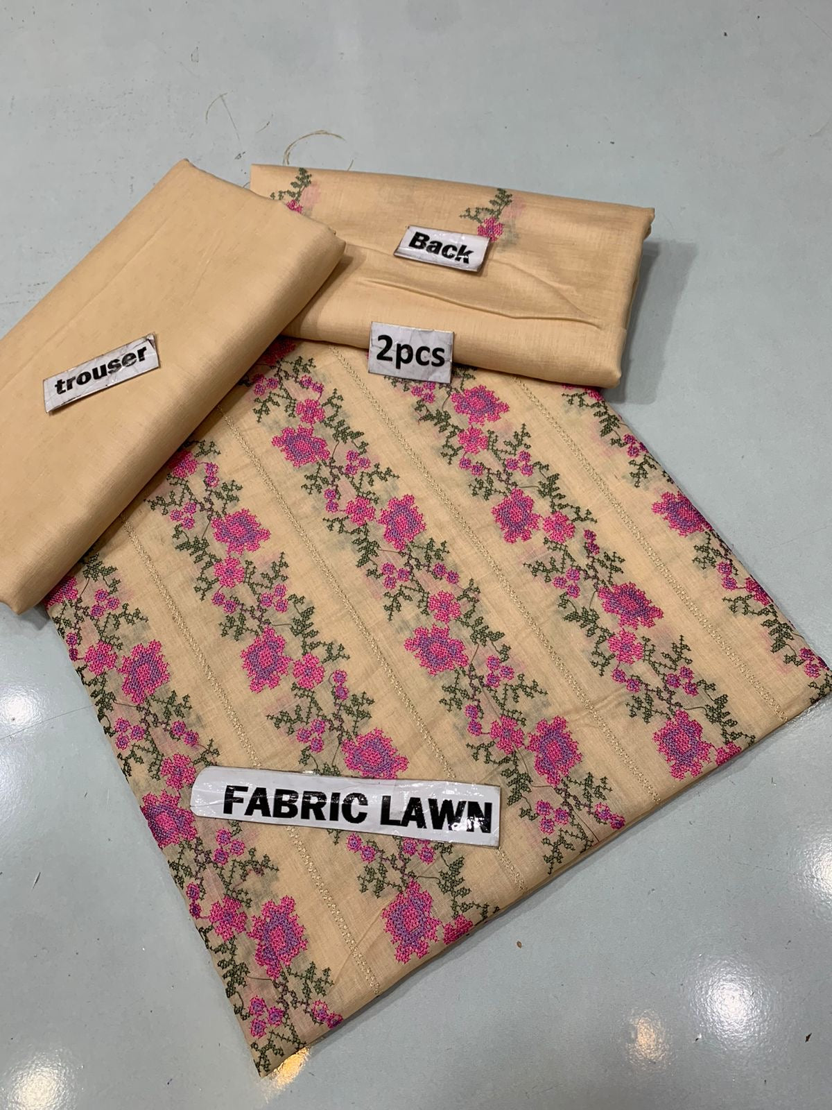 Bareeze - Lawn 2 Pcs        Embroidered Unstitched Shirt and Trouser