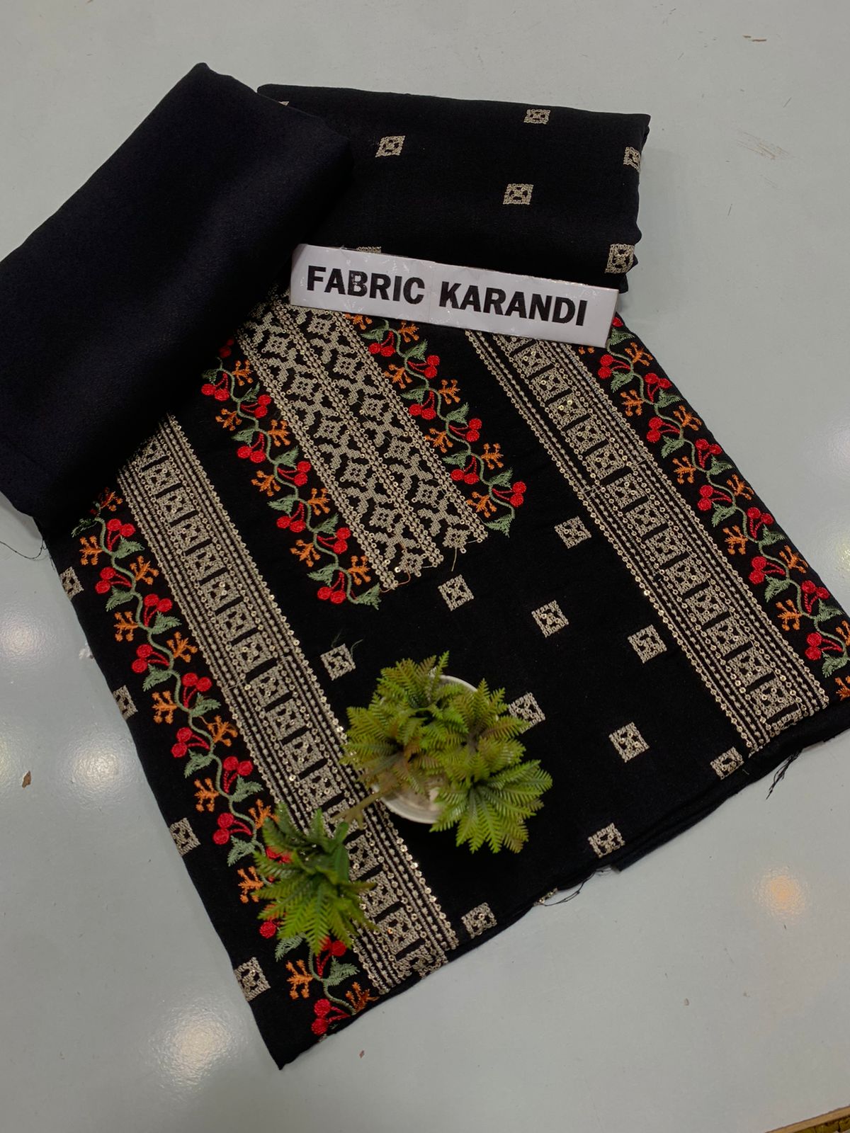 Bareeze karandi 2-Pcs Embroidered Outfit winter Elegance