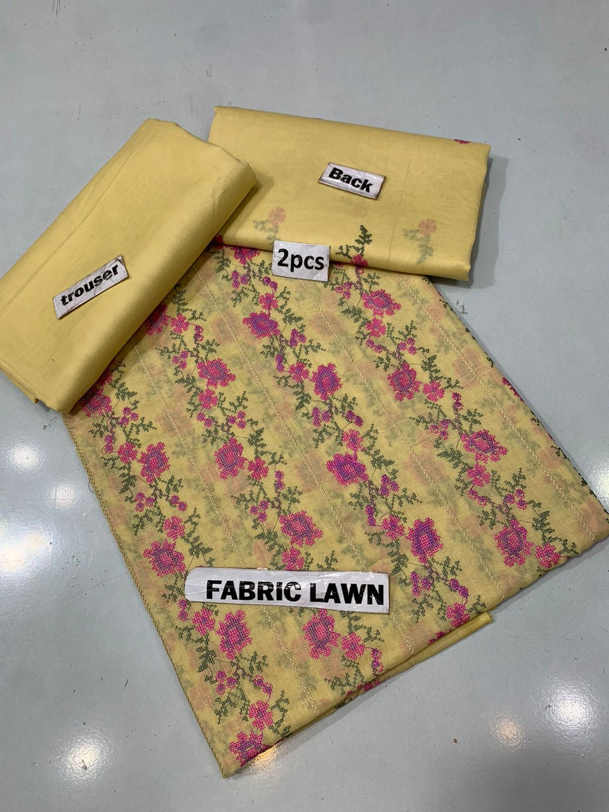 Bareeze - Lawn 2 Pcs        Embroidered Unstitched Shirt and Trouser