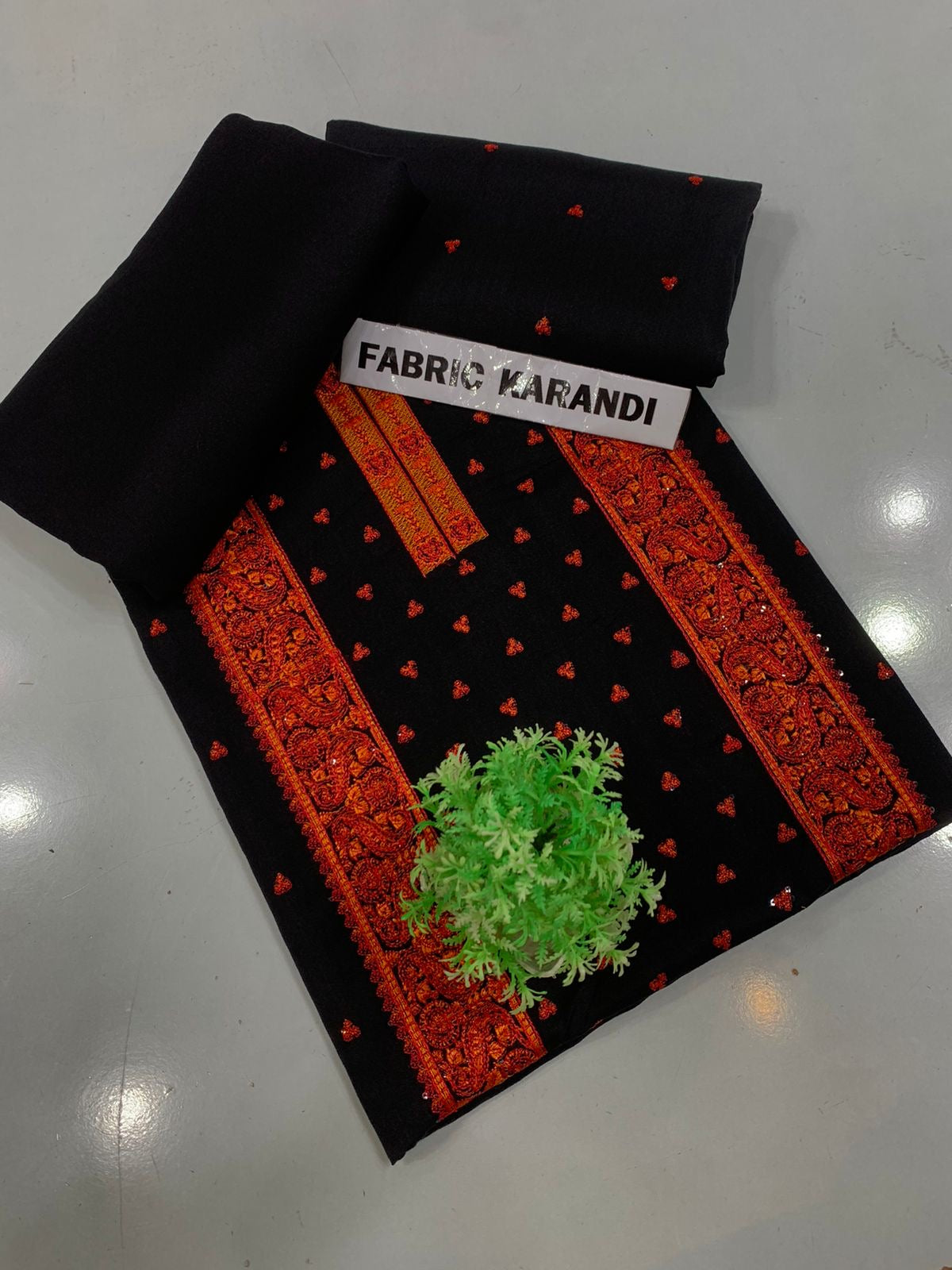 Bareeze karandi 2-Pcs Embroidered Outfit winter Elegance.