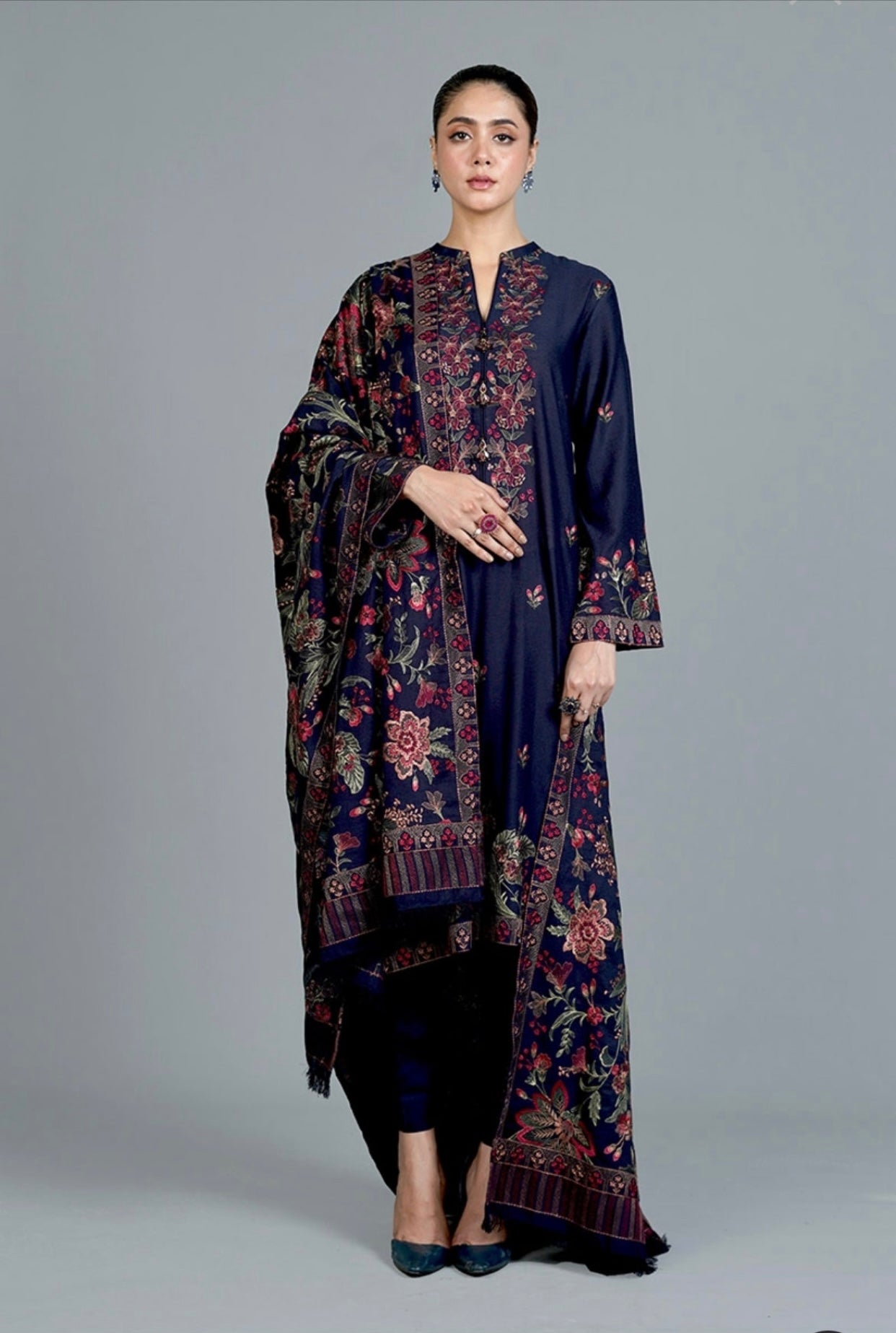 Bareeze karandi 3-Piece Embroidered Outfit: winter Elegance Latest Fashion