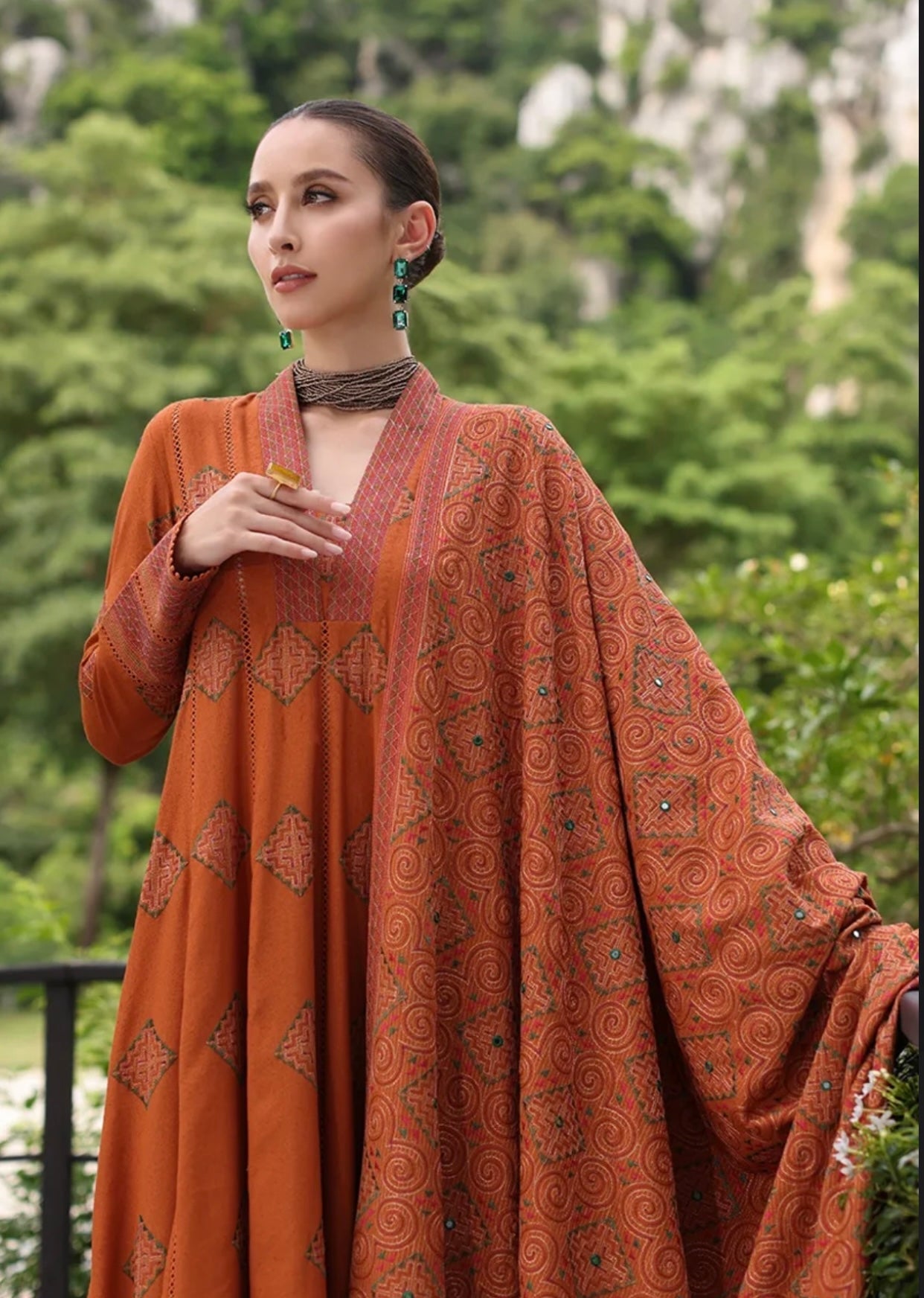 Bareeze - karandi 3Pc Embroidered Unstitched Outfit: winter Elegance - Latest Fashion