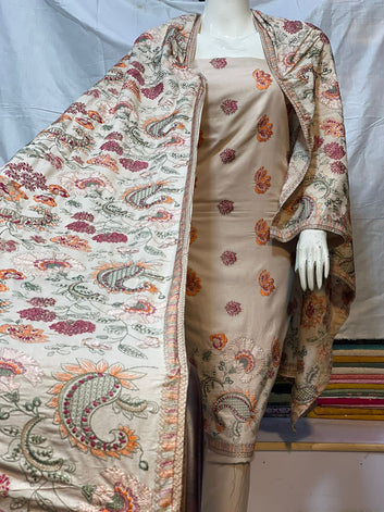 Bareeze karandi 3-Piece Embroidered Outfit: winter Elegance Latest Fashion
