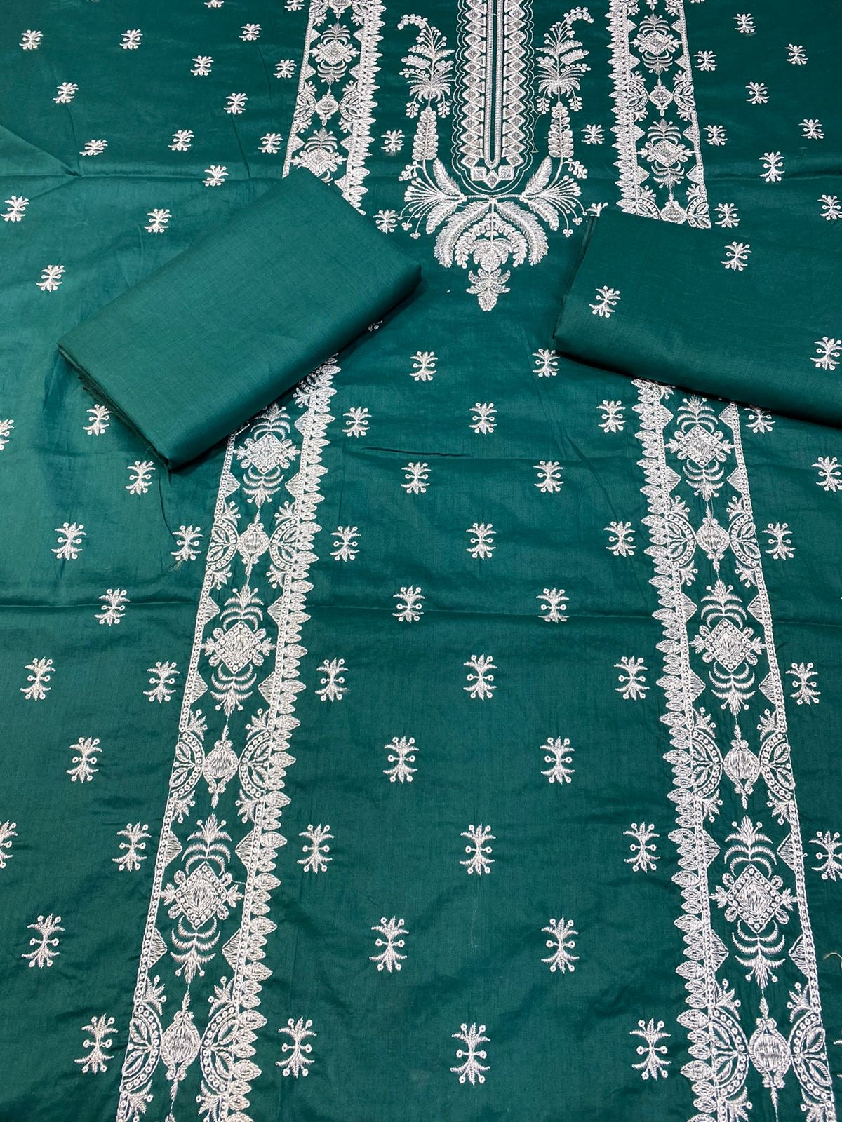 Embroidered - Lawn 2 Pcs   Unstitched Shirt and Trouser