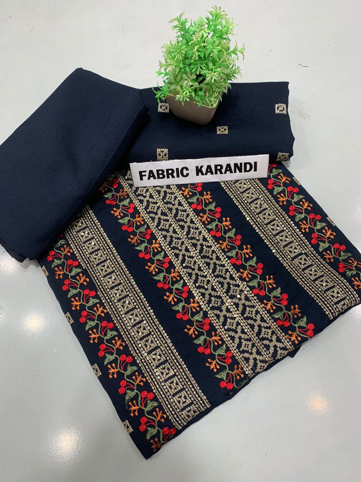 Bareeze karandi 2-Pcs Embroidered Outfit winter Elegance