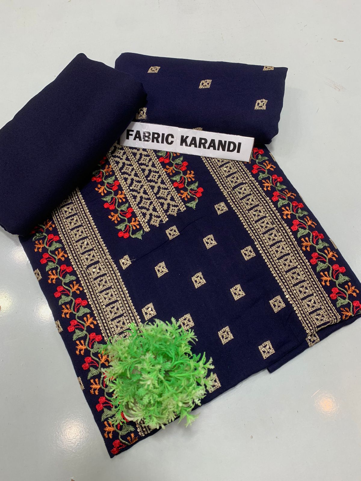 Bareeze karandi 2-Pcs Embroidered Outfit winter Elegance