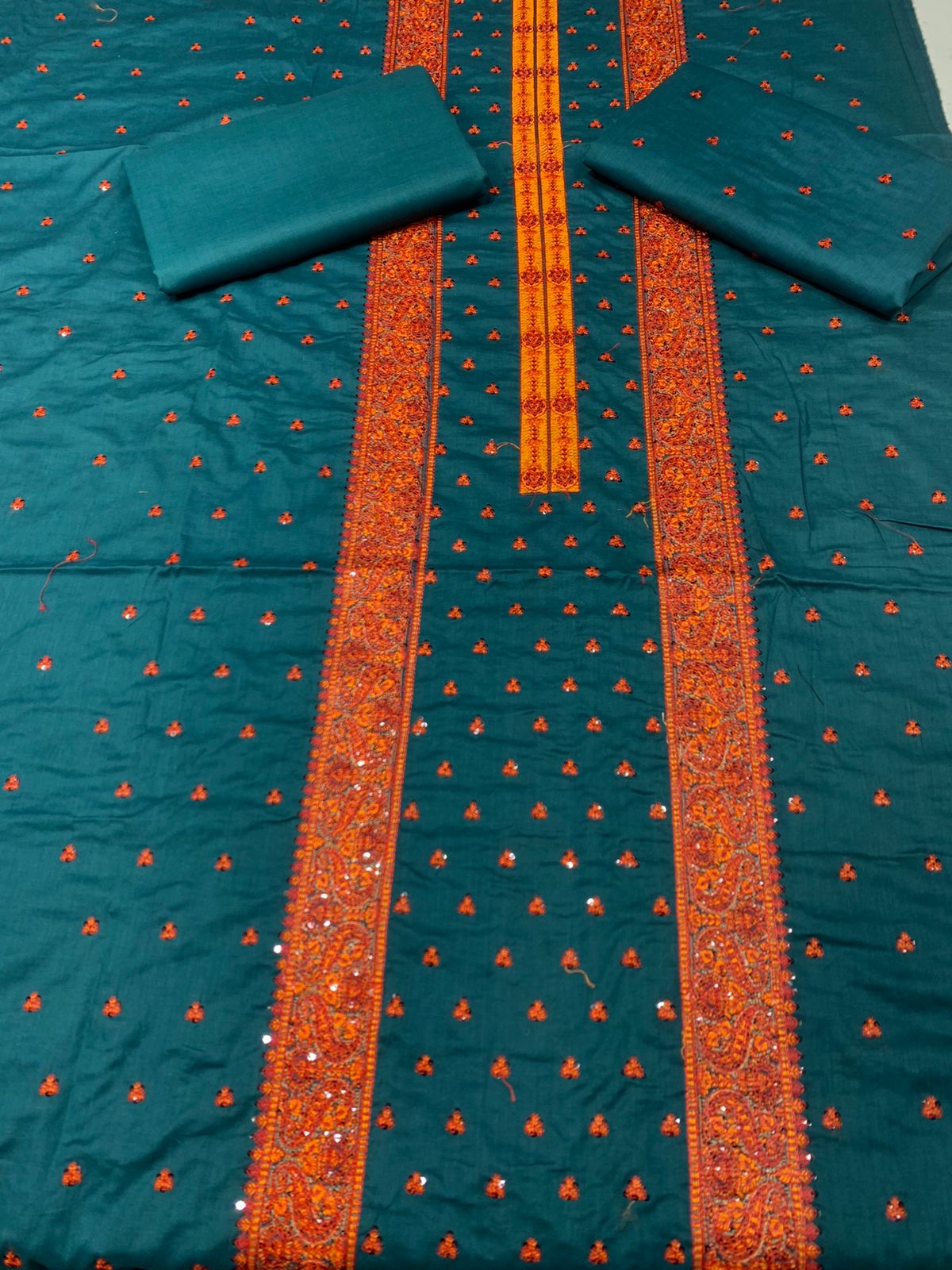 Embroidered - Lawn 2 Pcs   Unstitched Shirt and Trouser  hi